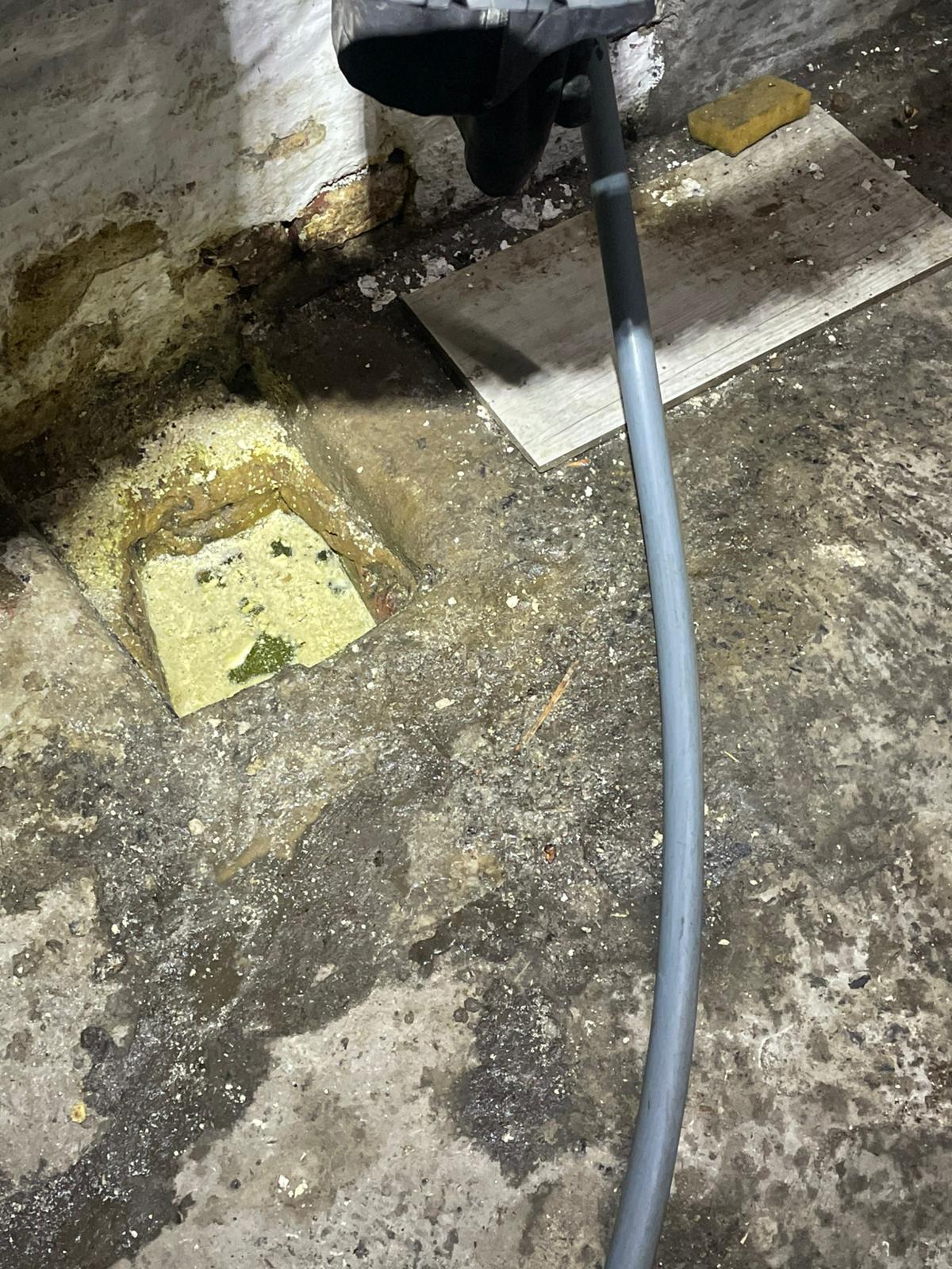 Egout plein eaux usees Mons