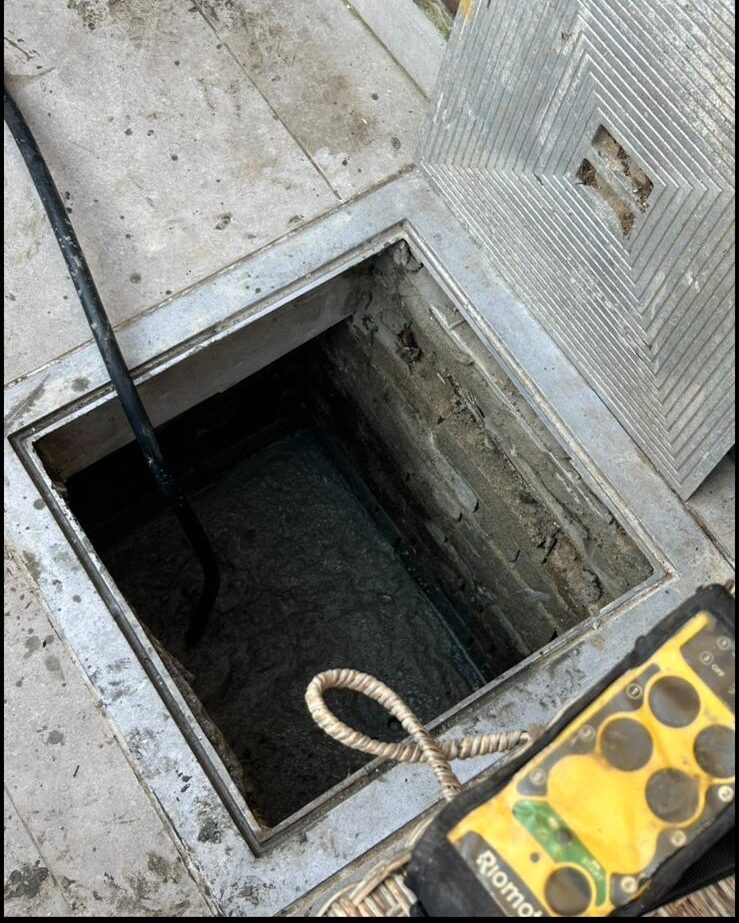 Inspection camera manhole ecran Andenne